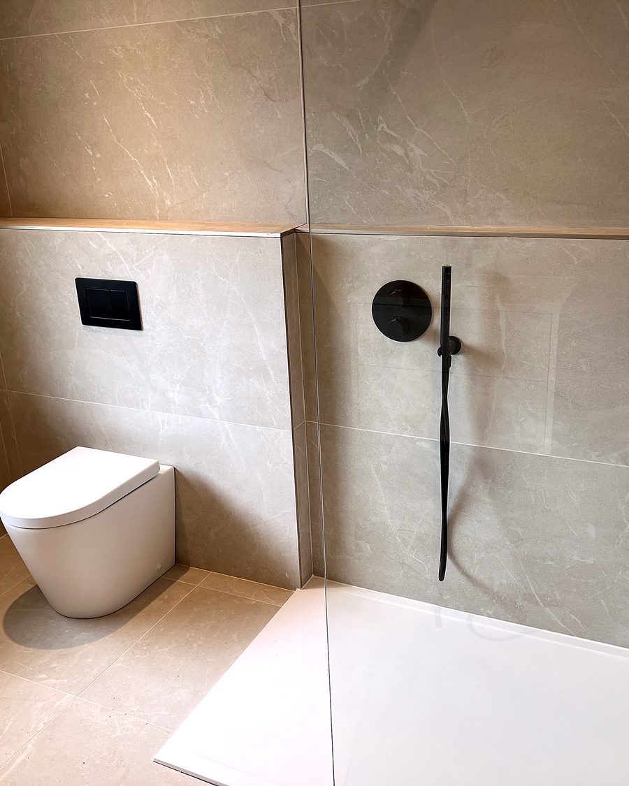 A finished bathroom fitted by Test Valley Heating